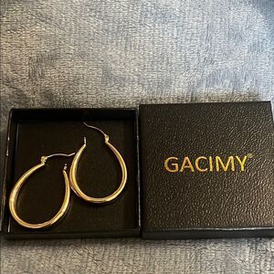 Gold Tone Minimalist Hoop Earrings